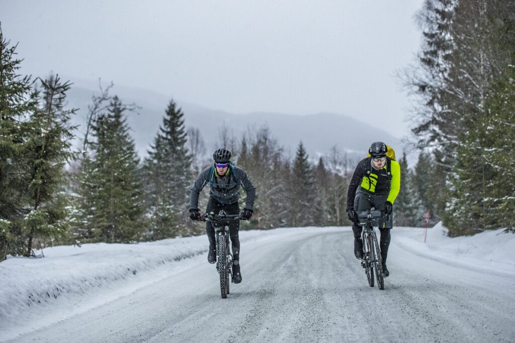 Faire du vélo en hiver : quel équipement par temps froid ?