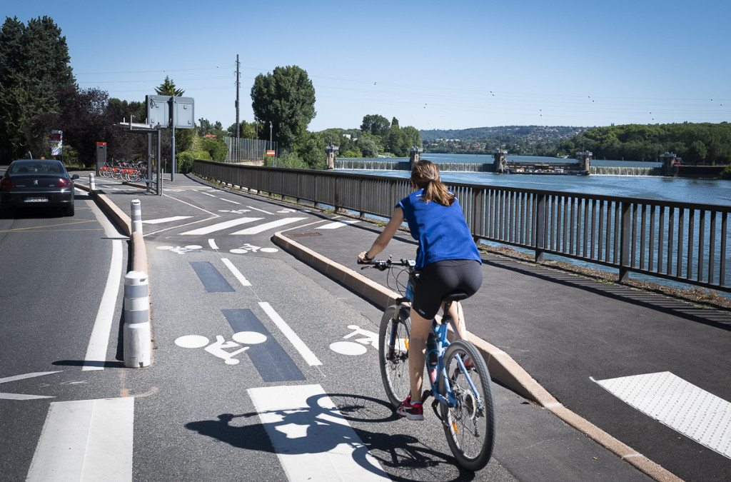 Sécurité à vélo : comment rouler en confiance en ville ?