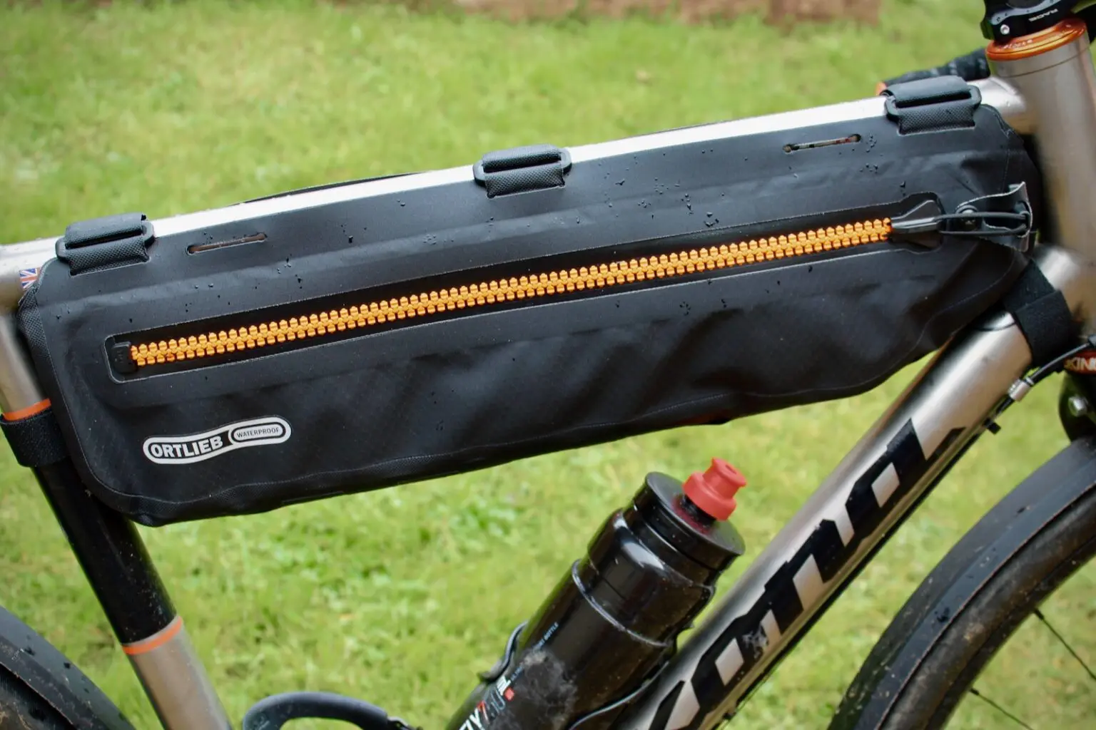 Sacoche De Cadre Syncros TopTube Bag – Noir, Waterproof, Fixations Solides, Détails Réfléchissants, Rangement Compact