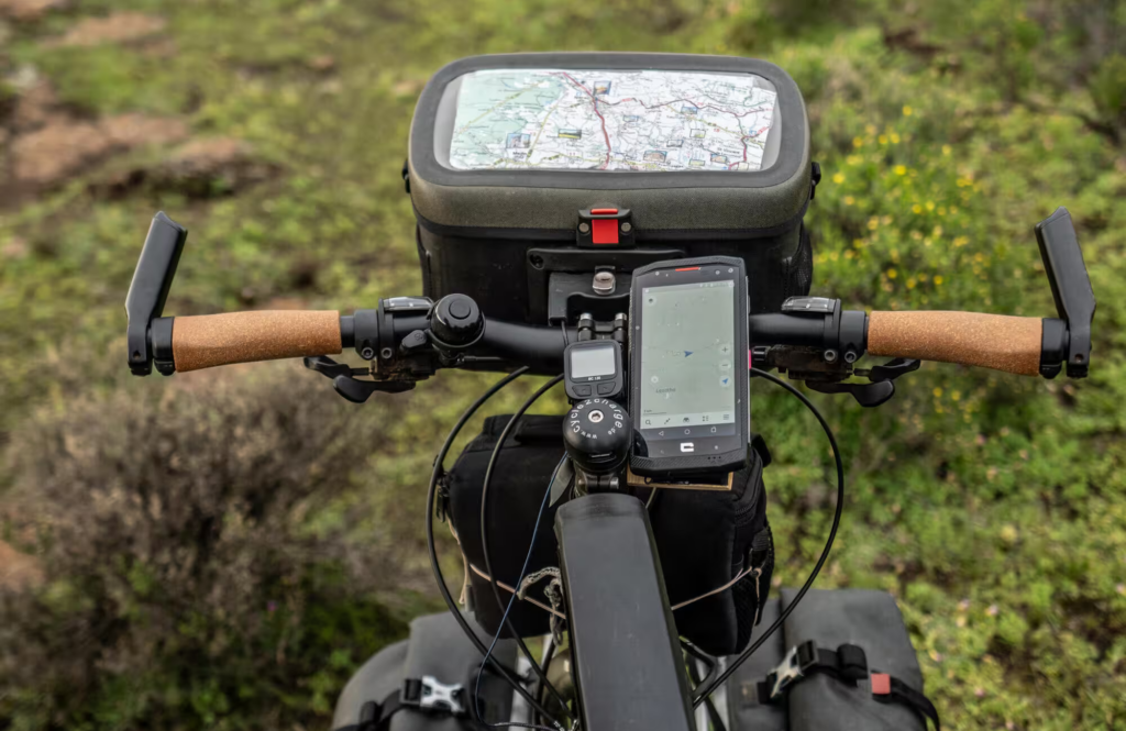 Les meilleurs vélos de voyage Decathlon (2025)