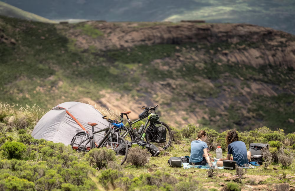Les meilleurs vélos de voyage Decathlon : comparatif 2025