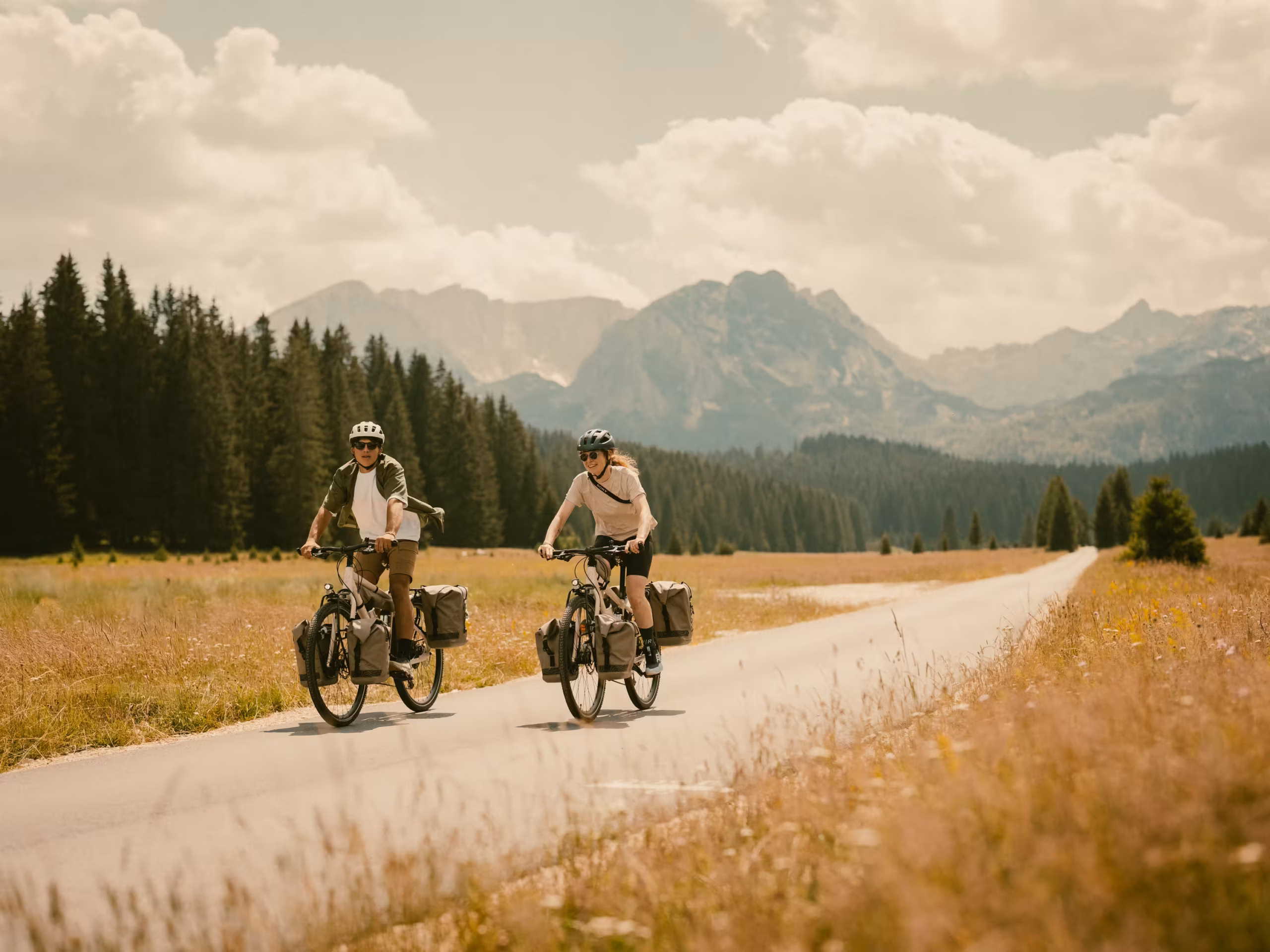 Les meilleurs vélos de voyage Decathlon (2026)