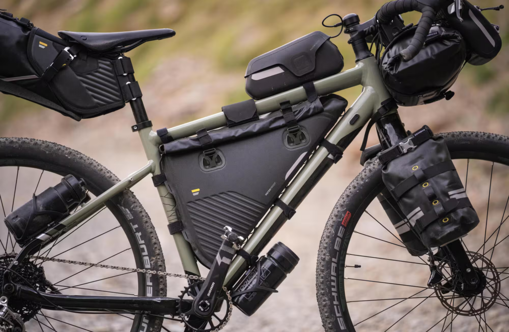 Les meilleurs vélos de voyage Decathlon (2025)