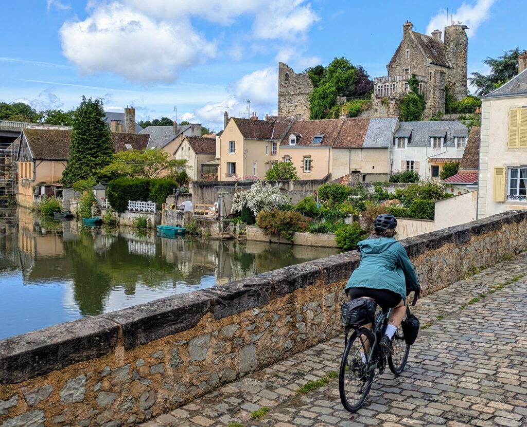 La Vélobuissonnière V44 — itinéraire vélo de 240km entre Saumur et Alençon