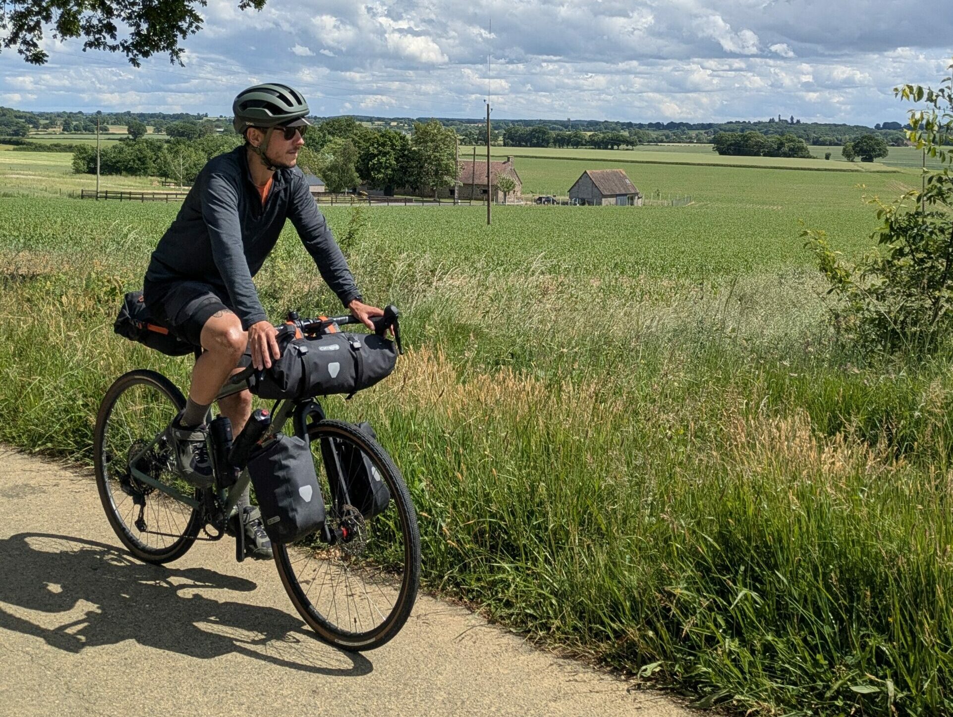 Comment choisir son vélo gravel et ses accessoires ?