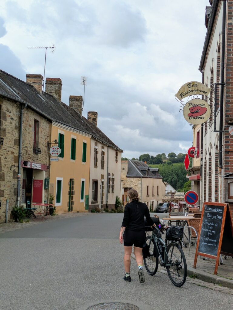 La Vélobuissonnière V44 — itinéraire vélo de 240km entre Saumur et Alençon