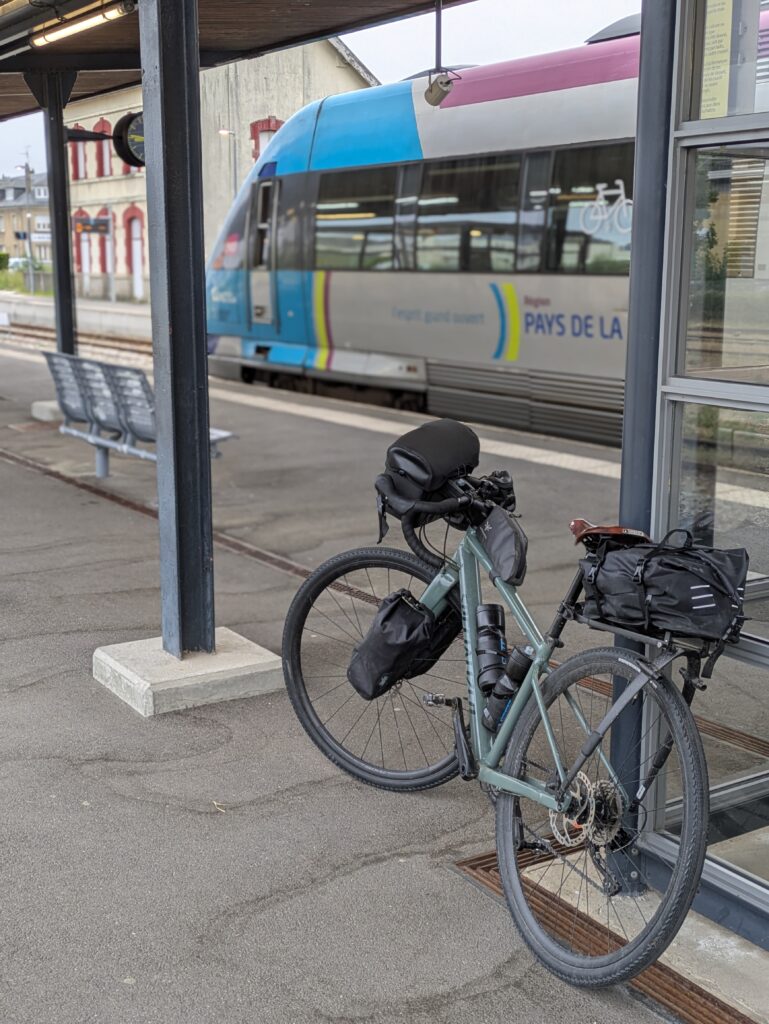 La Vélobuissonnière V44 — itinéraire vélo de 240km entre Saumur et Alençon