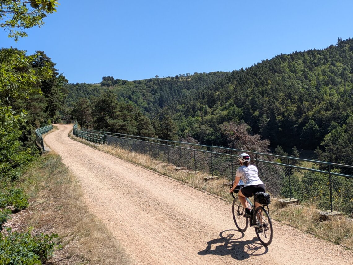 Jour 1 : Du Puy-en-Velay à Dunières — La Via Fluvia à vélo : 2 jours du Puy-en-Velay à Saint-Vallier (photo 7)
