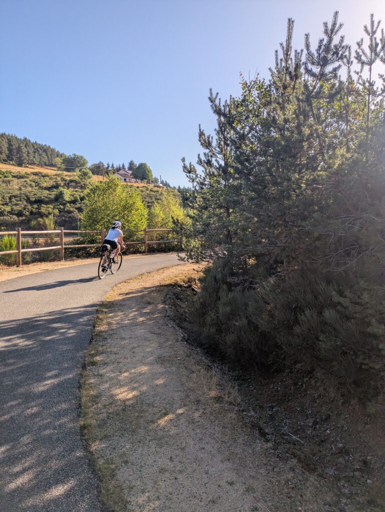 Jour 2 : De Dunières à Saint-Vallier — La Via Fluvia à vélo : 2 jours du Puy-en-Velay à Saint-Vallier