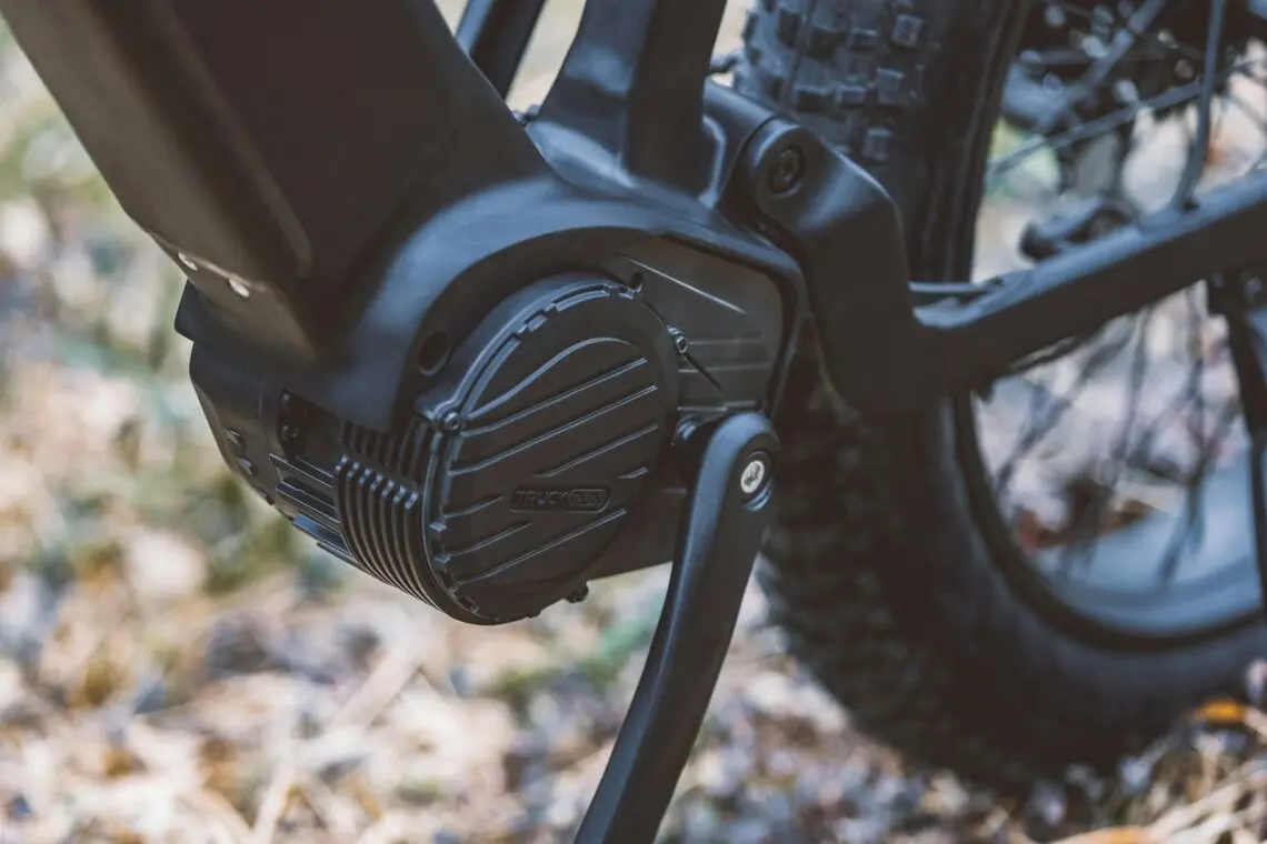 Moteur central de vélo électrique au niveau du pédalier